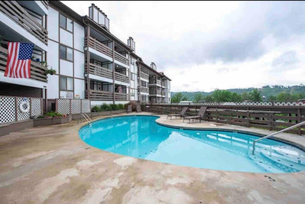 City & Mountain View 5 Mins From Downtown Gatlinburg Buitenkant foto